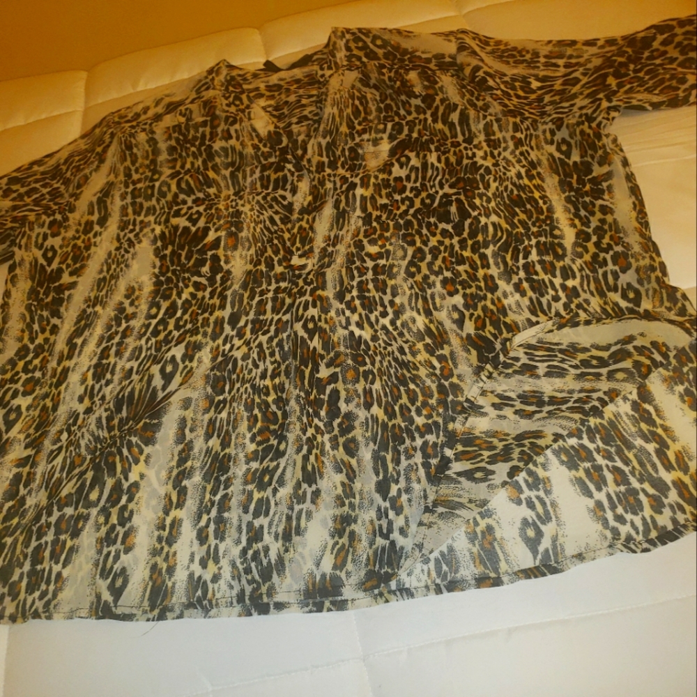 Leopard top - Picture 8 of 8